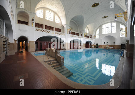 Schwimmbad im Müller'schen Volksbad. Stockfoto