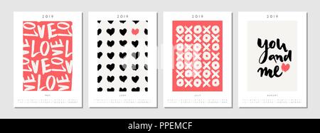 Vier bedruckbaren Format A4 2019 Kalender Vorlagen für Mai, Juni, Juli und August. Hand Herz, Symbole und typografische Gestaltung in Schwarz, Weiß und r gezeichnet Stock Vektor