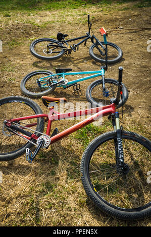 Fahrräder in der Dirt Park der club Tretlager im Fideliopark auf Salzsenderweg in Bogenhausen-Johanniskirchen. Stockfoto