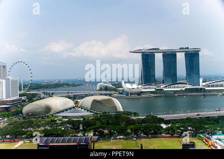 Luftaufnahme der Padang, Esplanade Theater, Singapore Flyer, Artscience Museum, Marina Bay Sands Hotel Komplex Republik Singapur Asien Stockfoto