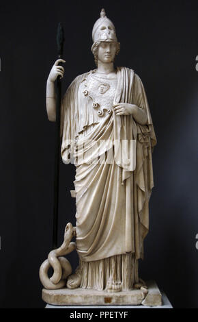 Das Athena Giustiniani oder Giustiniani Minerva. Parischem Marmor. Antonine römische Kopie einer griechischen Statue der Pallas Athene. 2. Jahrhundert. Braccio Nuovo. Chiaramonti Museum. Vatikanischen Museen. Vatikanstadt. Stockfoto