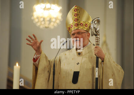 Pontifikalamt zum Hochfest der Auferstehung des Herrn mit Kardinal Erzbischof Reinhard Marx im Liebfrauendom in München. Stockfoto