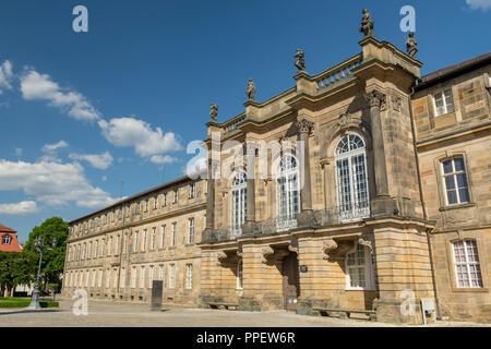 Neues Schloss (Neues Schloss) in der Stadt Baueruth in Deutschland mit einem blauen Himmel im Hintergrund. Stockfoto