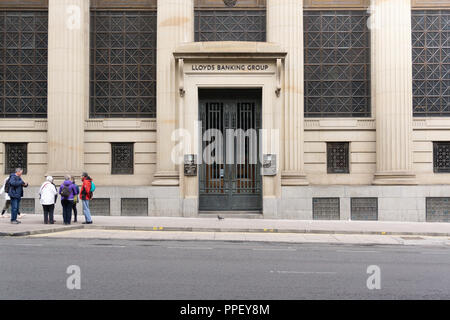 Glasgow, Schottland, Großbritannien - 22 September, 2018: Der Haupteingang der Lloyds Banking Group und Bank von Schottland Gebäude in St. Vincent Street Stockfoto