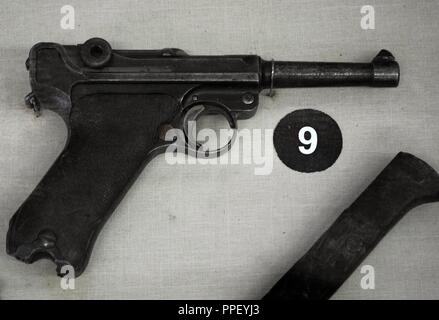 Deutsch-Parabellum-Pistole, bekannt als Luger. Im ersten und zweiten Weltkrieg verwendet. Schwarzes Meer Flotte Museum. Sewastopol. Ukraine. Stockfoto