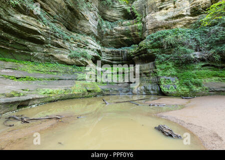 Einen ausgetrockneten Wasserfall Canyon Wand. Stockfoto