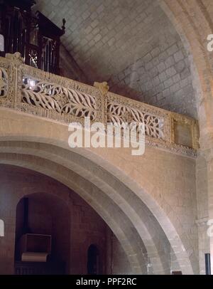 BARANDILLA DE YESERIA GOTICO - FLAMIGERA DEL CORO ALTO DE LA IGLESIA DE SANTA MARIA DE LA CORONA - SIGLO XV/XVI. Ort: Marienkirche. EJEA DE LOS CABALLEROS. Saragossa Zaragoza. Spanien. Stockfoto