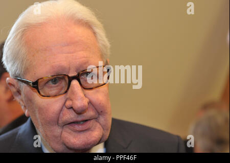 Präsentation des Buches "Das Oberlandesgericht Muenchen zwischen 1933-1945' (das Oberlandesgericht München zwischen 1933-1945). Im Bild Dr. Hans-Jochen Vogel. Stockfoto