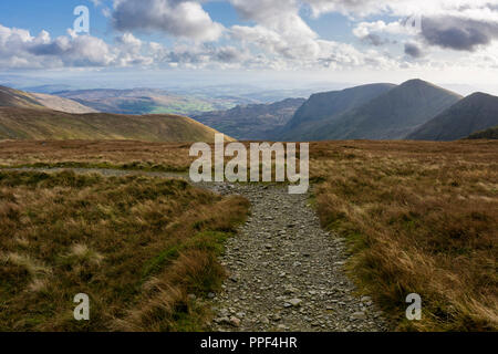 Blick nach Süden von der High Street über die Cumbrian Mountains im Nationalpark Lake District, Cumbria, England. Stockfoto