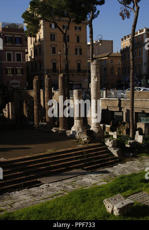 Italien. Rom. Area Sacra di Largo Artenina. Die Ruinen der ältesten Tempel in Rom gefunden. Im 3. Jahrhundert v. Chr. erbaut. Stockfoto