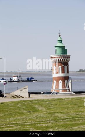 Die 'Leuchtturm Kaiserschleuse" wird auch als Pingelturm. Es ist nicht weit entfernt vom Pier bis zum Eingang der Kaiserhafen in Bremerhaven. Diese östliche Feuer der Kaiserschleuse wurde 1900 erbaut. Seit 1984, das Gebäude steht unter Denkmalschutz. Bremerh | Verwendung weltweit Stockfoto