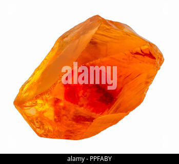 Rau, klar transparent Citrin Kristall. Gut gesättigt gelb-orange Farbe, hochwertige Citrin für Gem cutting Zweck. auf weißem Hintergrund Stockfoto