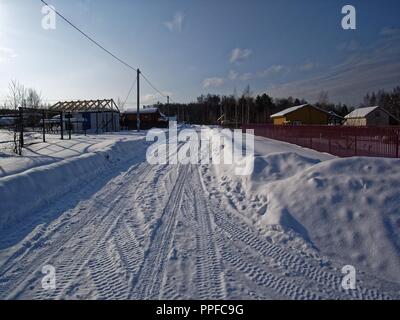 Frostigen morgen in einem Feriendorf, Russland Stockfoto