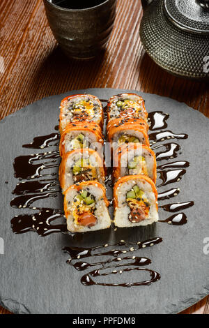 Tofu und geräuchertem Lachs Brötchen Stockfoto