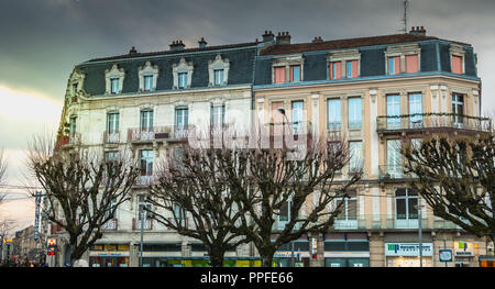 Belfort, Frankreich, 26. Dezember 2017: typische Architektur Detail von Gebäuden in der Innenstadt an einem Wintertag Stockfoto