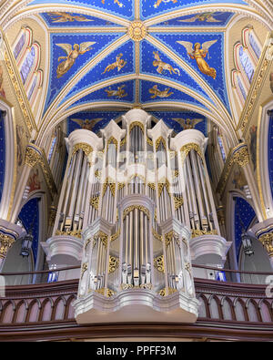 Pipe Organ innerhalb der historischen Basilika des Heiligen Herzens auf dem Campus der Universität von Notre Dame in South Bend, Indiana Stockfoto