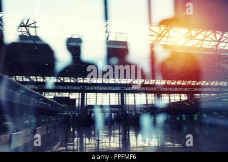 Modernen Flughafen mit blur Effekte. Double Exposure Stockfoto