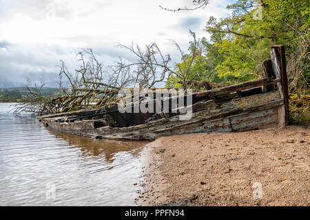 Schiffswreck, Loch Lochy, Highlands, Schottland Stockfoto