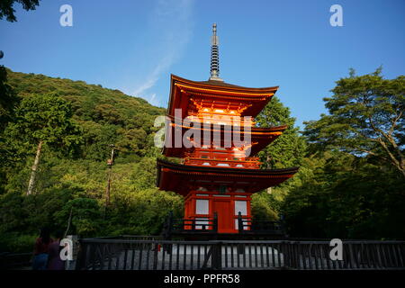 Kyoto, Japan - August 01, 2018: Die koyasu - nein - Pagode der Kiyomizu-dera Buddhistischen Tempel, ein UNESCO-Weltkulturerbe. Foto: George Stockfoto