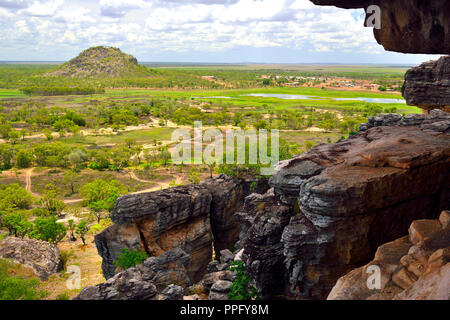 Blick von Anjalak Hill über die riesige Landschaft und Feuchtgebiete von Arnhem Land, Northern Territory, Australien Stockfoto