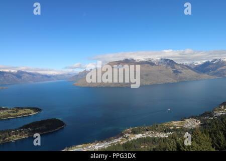 Remarkables Mountains und Queenstown Neuseeland Stockfoto