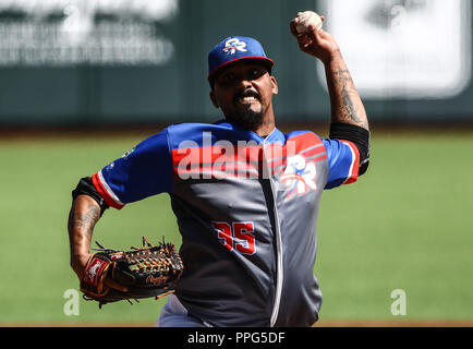 Giovanni Soto. . Acciones, durante el Partido de Beisbol entre Criollos de Caguas Puerto Rico contra las Águilas Cibaeñas de Republica Dominicana, Stockfoto