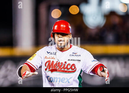 Fernando Perez.. Acciones, durante el Partido de Beisbol de la Serie del Caribe con El Encuentro entre Tomateros de Culiacan Mexiko contra los Ca Stockfoto