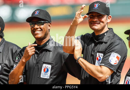 Tipo de de ampayers de la TPA. Ampayer. Partido de Beisbol de la Serie del Caribe con El Encuentro entre Caribes de Anzoátegui de Venezuela contra Stockfoto