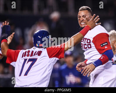 Eddie Rosario de Puerto Rico pega de Hit doblete, durante el World Baseball Classic en Estadio Charros de Jalisco en Guadalajara, Jalisco, Mexiko. Ma Stockfoto