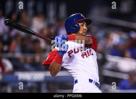 Eddie Rosario de Puerto Rico pega de Hit doblete, durante el World Baseball Classic en Estadio Charros de Jalisco en Guadalajara, Jalisco, Mexiko. Ma Stockfoto