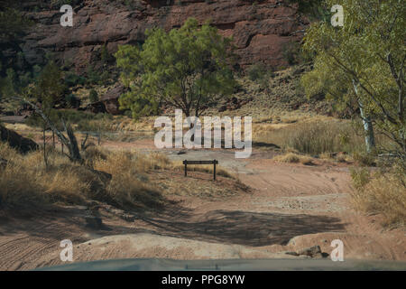 Straße in das Palm Valley, MacDonnell Ranges, Nothern Territory, Australien Stockfoto