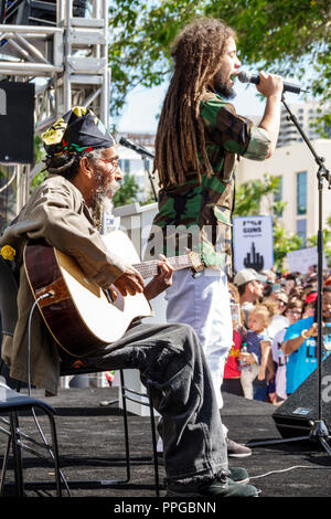 Miami Beach Florida, Collins Park, Marsch um unser Leben, öffentliche High School Schießereien Waffe Gewalt Protest, Studenten Bob Marley Enkel Jo Mersa M Stockfoto