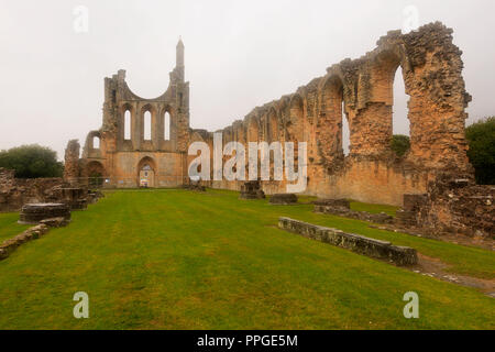 Byland Abbey auf einem nassen trüben Tag in North Yorkshire Stockfoto