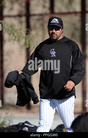 Mexikanische Reisebusse Vinicio Castilla von Colorado Rockies im Frühjahr Trainieren 2013 in Sports Complex Salt River Felder an der Talking Stick in Arizona. Stockfoto
