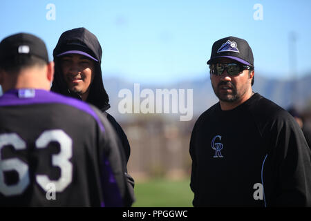 Mexikanische Reisebusse Vinicio Castilla von Colorado Rockies im Frühjahr Trainieren 2013 in Sports Complex Salt River Felder an der Talking Stick in Arizona. Stockfoto