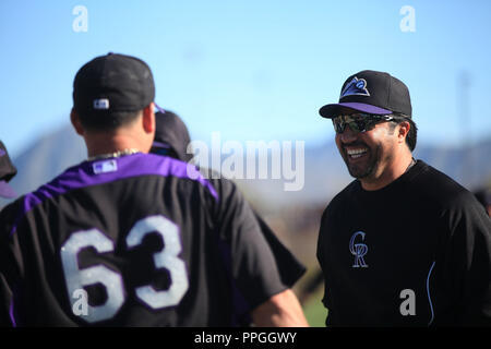 Mexikanische Reisebusse Vinicio Castilla von Colorado Rockies im Frühjahr Trainieren 2013 in Sports Complex Salt River Felder an der Talking Stick in Arizona. Stockfoto