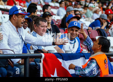 Afición de Puerto Rico, durante el Partido de Beisbol de la Serie del Caribe entre Kuba vs Puerto Rico en El Nuevo Estadio de los Tomateros en Culiaca Stockfoto