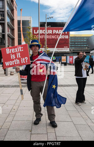 Liverpool, England, 25. September 2018, Arbeitskonferenz, Arenna Konferenzzentrum Albert Docks. Verschiedene Alternativen, Kampagnen und Demonstrationen außerhalb der wichtigsten Konferenzzentrum. Credit: Rena Pearl/Alamy leben Nachrichten Stockfoto