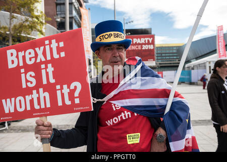 Liverpool, England, 25. September 2018, Arbeitskonferenz, Arenna Konferenzzentrum Albert Docks. Verschiedene Alternativen, Kampagnen und Demonstrationen außerhalb der wichtigsten Konferenzzentrum. Credit: Rena Pearl/Alamy leben Nachrichten Stockfoto