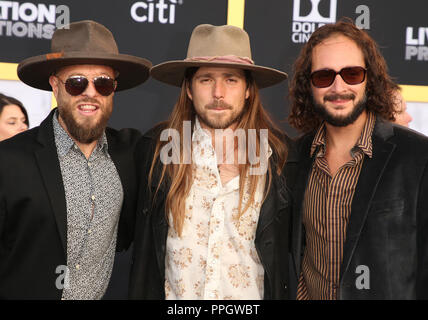 Los Angeles, Kalifornien, USA. 24 Sep, 2018. 24. September 2018 - Los Angeles, Kalifornien - Anthony LoGerfo, Corey McCormick, Lukas Nelson. "Ein Star wird geboren" Los Angeles Premiere im Shrine Auditorium. Photo Credit: Faye Sadou/AdMedia Credit: Faye Sadou/AdMedia/ZUMA Draht/Alamy leben Nachrichten Stockfoto