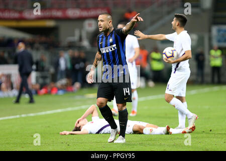 Mailand, Italien. 25. September, 2018. Radja Nainggolan des FC Internazionale Gesten während der Serie A-Spiel zwischen FC Internazionale und ACF Fiorentina. Credit: Marco Canoniero/Alamy leben Nachrichten Stockfoto