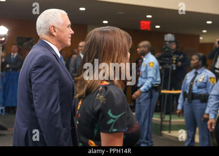 New York, USA. 25. September, 2018. Mike Pence Vizepräsident der Vereinigten Staaten und seine Frau Karen Pence zweite Dame der Vereinigten Staaten während der 73. Tagung der Generalversammlung der Vereinten Nationen am Sitz der Vereinten Nationen in New York am Dienstag, 25. (Foto: Vanessa Carvalho/Brasilien Foto Presse) Credit: Brasilien Foto Presse/Alamy leben Nachrichten Stockfoto