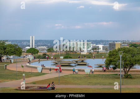 Brasilia Fernsehturm Brunnen bei Burle Marx Garten Park - Brasilia, Distrito Federal, Brasilien Stockfoto
