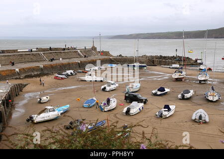 Hafen Strand bei Ebbe, New Quay, Cardigan Bay, Ceredigion, Wales, Großbritannien, USA, UK, Europa Stockfoto