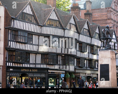 Blick auf das Fachwerkhaus Fassade von Staple Inn in High Holborn London Stockfoto