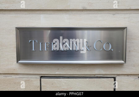 Paris, Frankreich, 21. September 2018: Zeichen der Tiffany en Co auf einer Wand in Paris, Frankreich Stockfoto