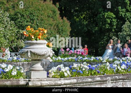 TSARSKOYE Selo, St.-Petersburg, Russland - 29. JUNI 2015: Fragment des Fountain-Vase im eigenen Garten in der Catherine Park. Stockfoto