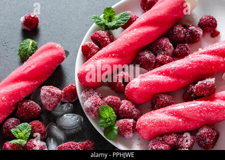 Aromatisiert Eis auf einem Stick, kaltem Eis am Stiel, Sommer Snack Stockfoto