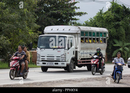 Chiangmai, Thailand - 23. August 2018: Private School Bus Truck. Auf der straße Nr. 1001 8 km von Chiang Mai City. Stockfoto