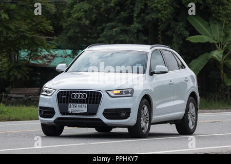 Chiangmai, Thailand - 23. August 2018: Private SUV von Audi Q3. Foto an der Straße Nr. 121 ca. 8 km von der Innenstadt von Chiang Mai, Thailand. Stockfoto